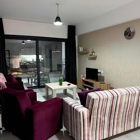 Apartment Flat In Caesar