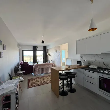 Apartment Flat In Caesar *